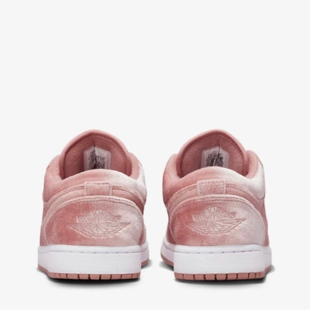 Nike Air Jordan 1 Low SE sizes woman’s 8 or 10 - Picture 10 of 10